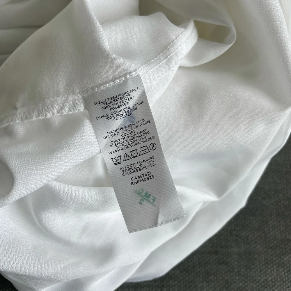 NWOT Super cute Loft blouse with puff sleeves! - Picture 10 of 10